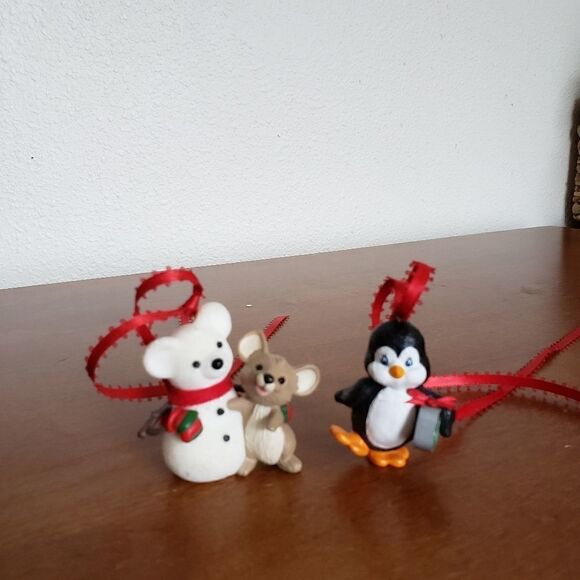 Penguin With Fish &1986 Snow Buddies - Picture 2 of 3